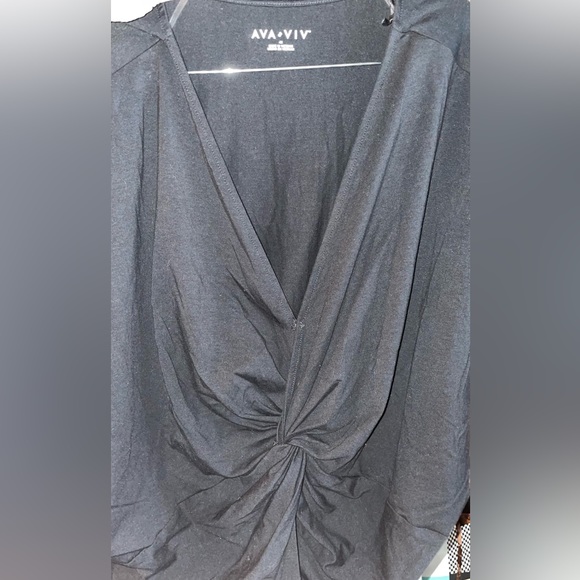 NWTS! Ava and Viv V- neck twist top with cap sleeves. - Picture 2 of 8